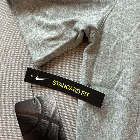 NBA Dri-Fit (never worn) 76ers T-shirt - Picture 3 of 3